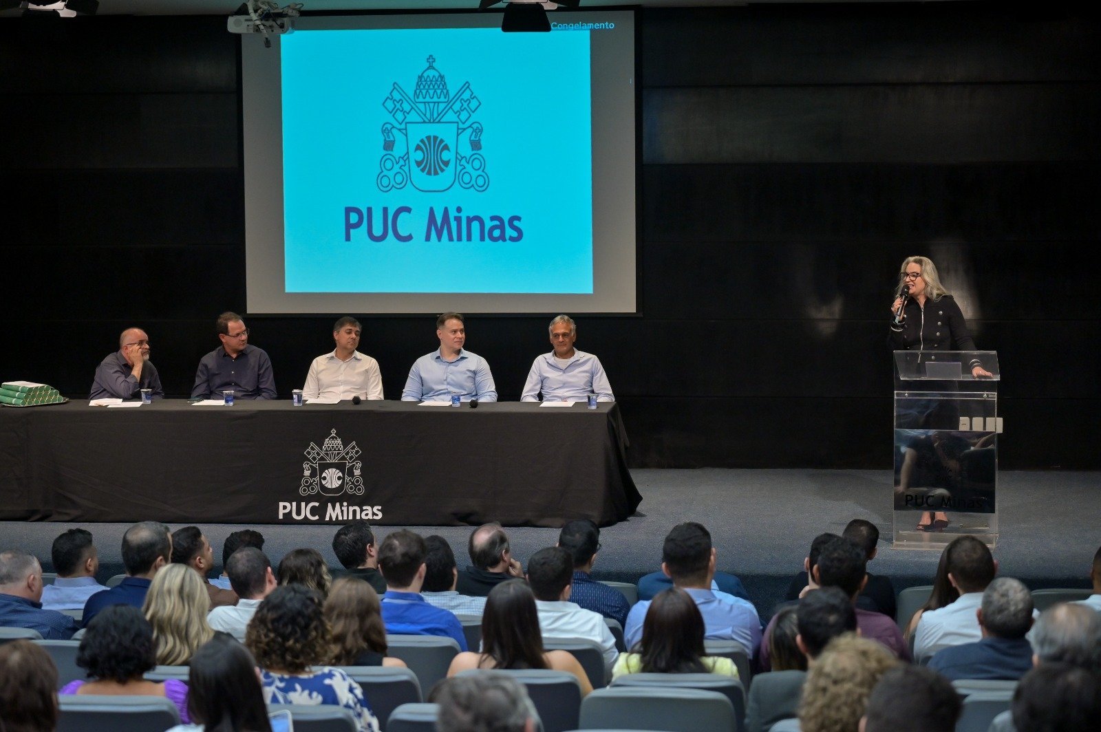 Professora homenageada da turma CNH Industrial Brasil / PUC Minas